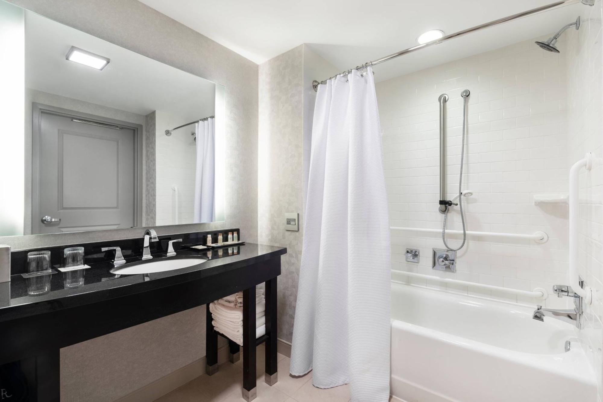 Deluxe Queen Room with Two Queen Beds with View,1631554855:JPEG